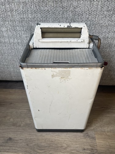 Vintage late 1950s hoover - late,